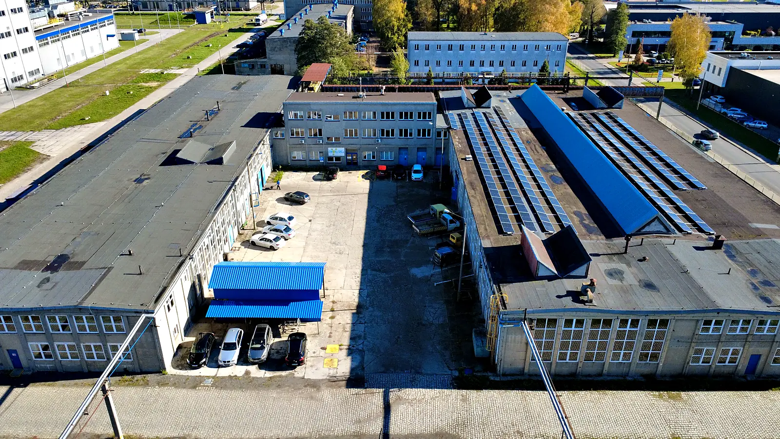 Hale i biurowiec Oddziału Remontowego Bioerg w Oświęcimiu — widok z drona